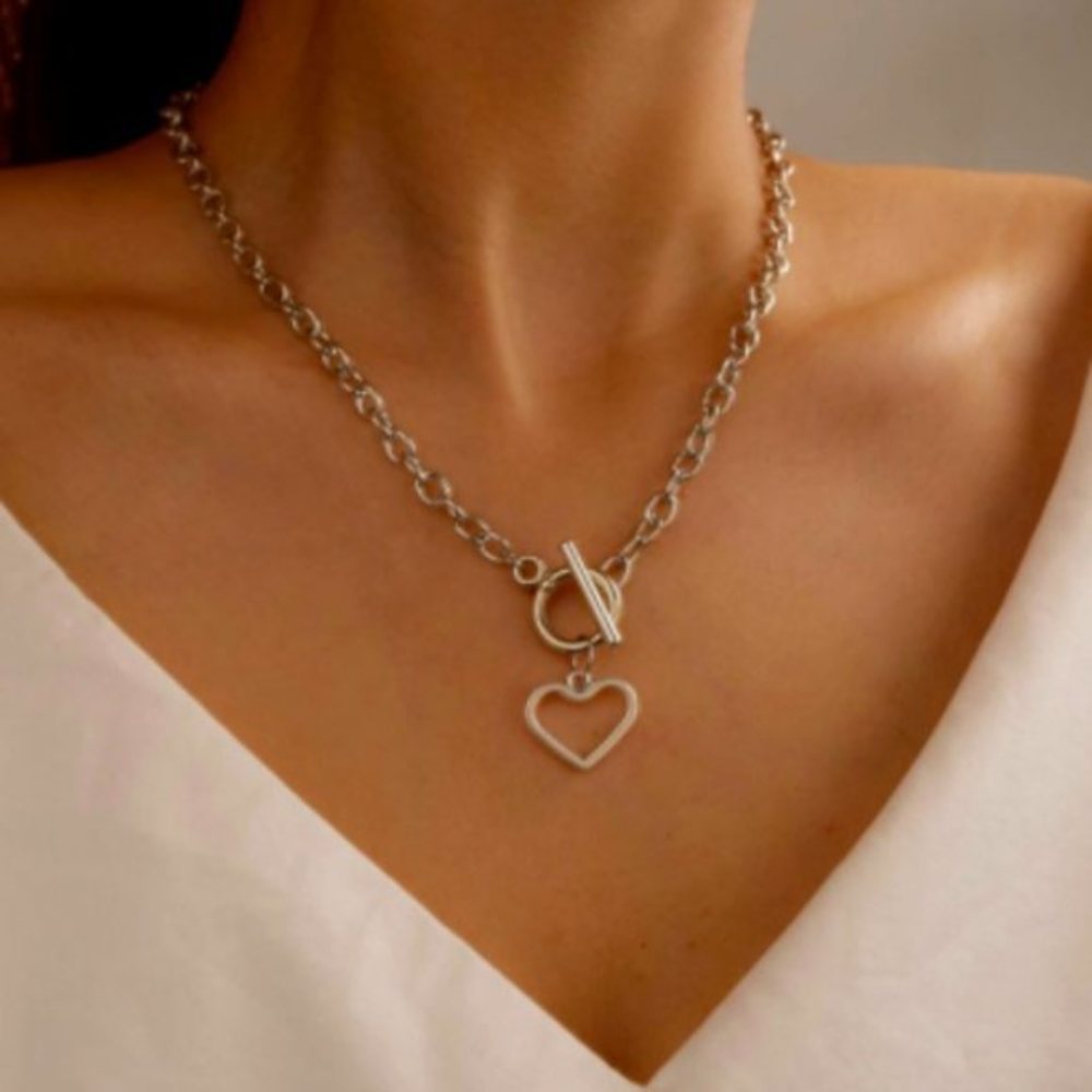 New Boutique Silver Tone‎ Love Heart Charm Necklace